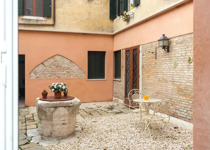 Apartment Big With Private Courtyard *