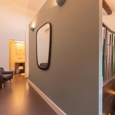 Lägenhet Big With Private Courtyard Venedig